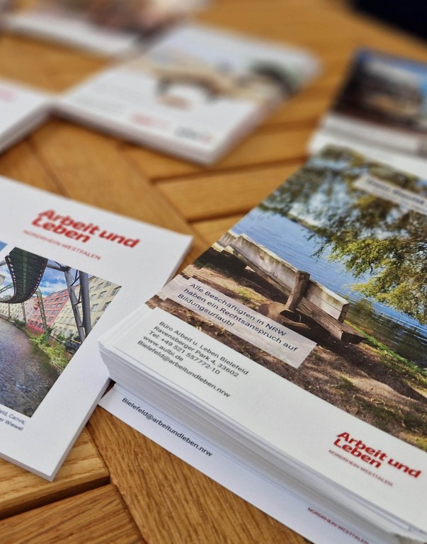 Öffnet die Seite 'Infostand zum Bildungsurlaub stößt auf großes Interesse'